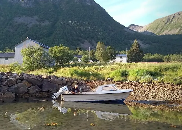 Fishermens House, 3 Bedrooms Near The Sea Medby Апартаменты Senja